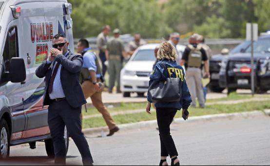 b体育-格林好友离世 得州枪击惨案 两场悲剧戳勇士痛处